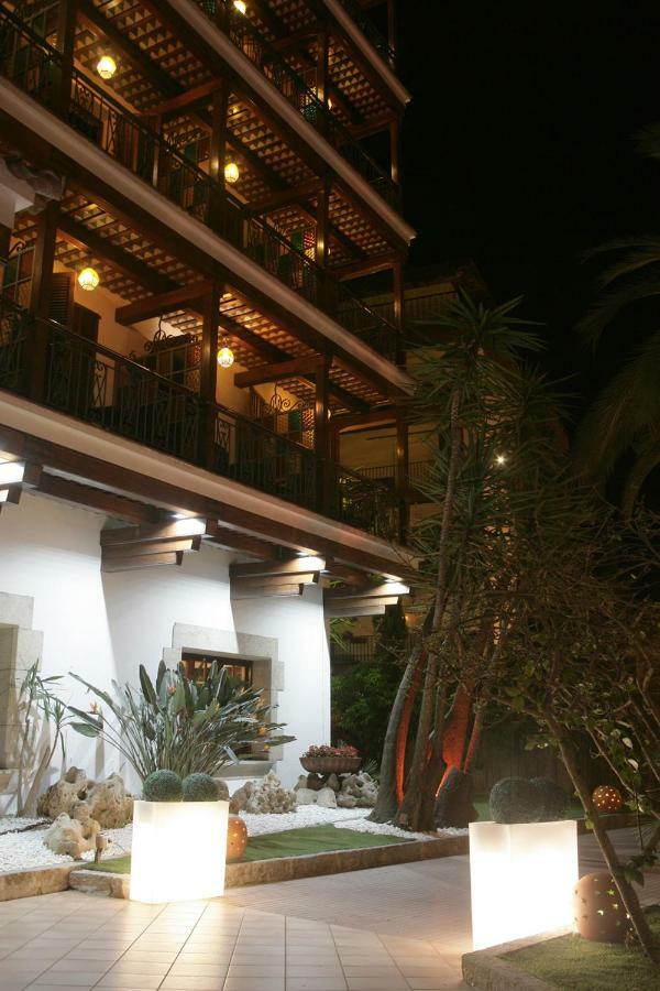 Hotel La Carolina Lloret de Mar Dış mekan fotoğraf
